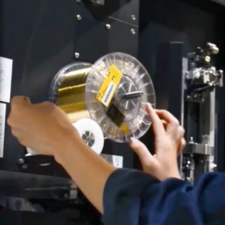 ワイヤ電極線取付の様子①