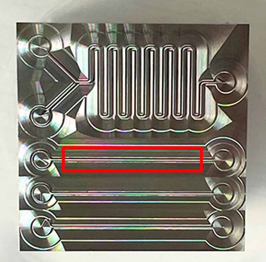 リブ幅0.2mm・高さ0.2mm