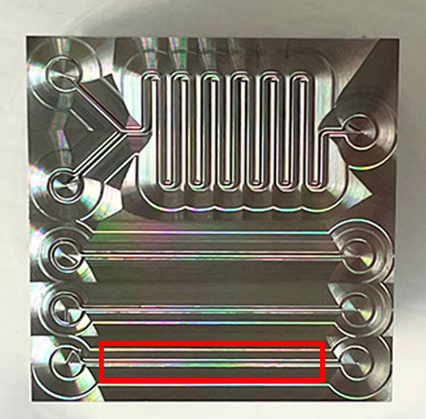 リブ幅0.05mm・高さ0.2mm